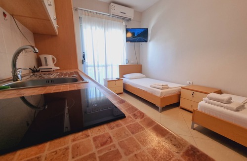 Vlore Apartment | Thoma's K Studios - Balcony Twin Studio