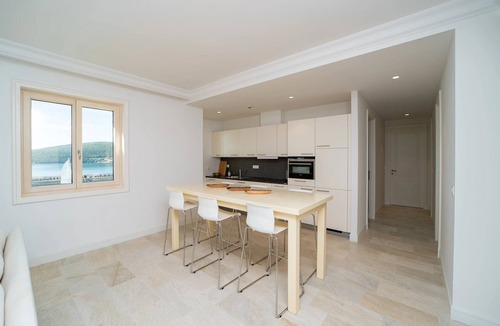 Radovici Apartment | Three bedroom sea view apartment in Lustica Bay