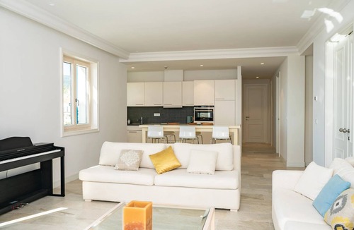 Radovici Apartment | Three bedroom sea view apartment in Lustica Bay
