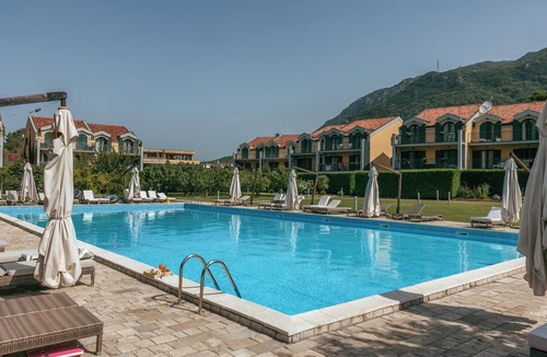 Lastva Grbaljska Villa | Three Bedroom Villa Sol with Shared Pool