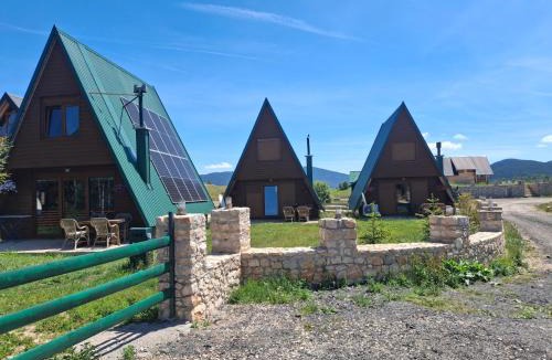 Tepacko Polje House | Three Houses