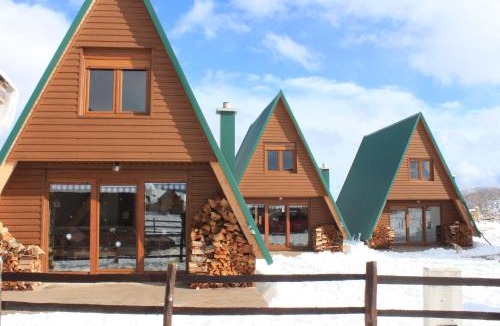 Tepacko Polje House | Three Houses