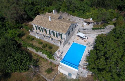 Petaleia Villa | Thresher's House
