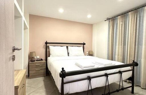Palaio Faliro Apartment | Tide and Tonic spacious 1bd apartment with extra Loft Style Sleeping Area, Paleo Faliro