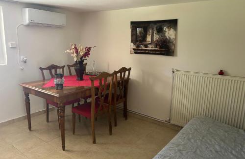 Killini Apartment | Tiny Comfort House