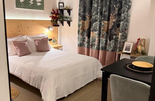 Nafpaktos Apartment | Tiny Square