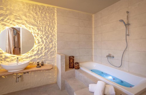 Ipsos Apartment | Titus CFU