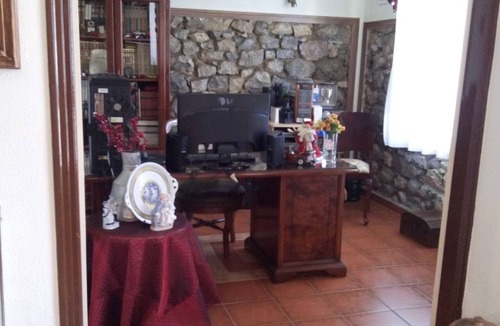 Lamia House | To καταλυμα ονομαζετε STONE HOUSE και μπορει καποιος να το επισκεφτει μεσω