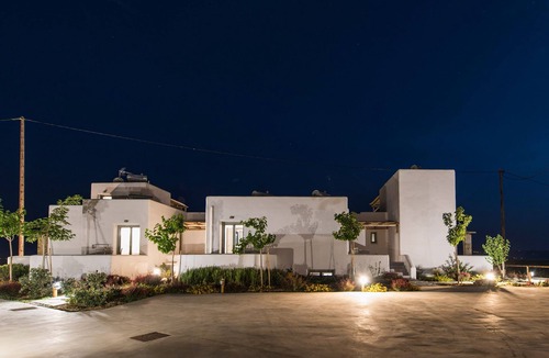 Plaka House | To Armiro - Boutique Houses