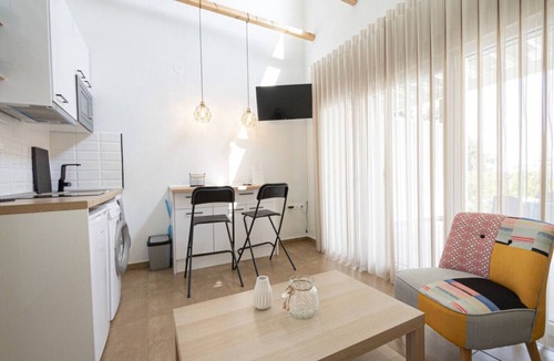 Kalivia Poliyirou House | Topos Maisonette Left by RentalsPro - Kalives Halkidiki