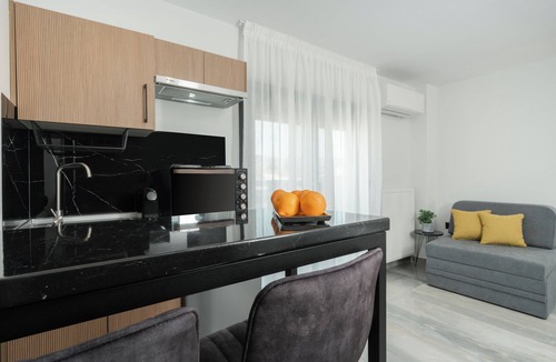 Vardaris Apartment | Tower 15 | King Suite 701