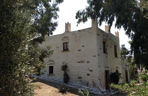 Naxos House | Traditional Guest House "Pyrgos Magaki"