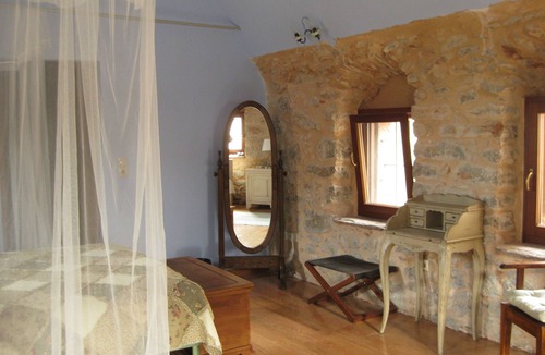Vessa House | Traditional House