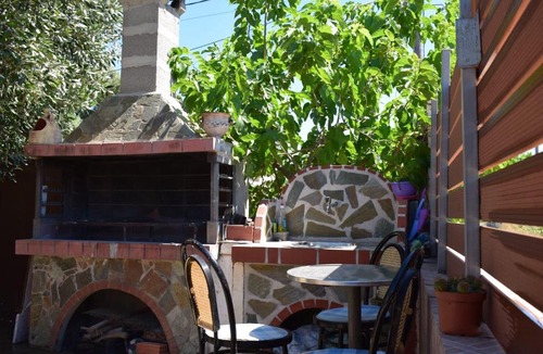 Spata-Artemida House | Traditional Oasis with BBQ - 250m to Sea, Near Airport