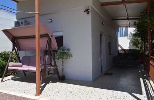 Spata-Artemida House | Traditional Oasis with BBQ - 250m to Sea, Near Airport