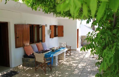 Makry Gialos Apartment | Traditional Olive House