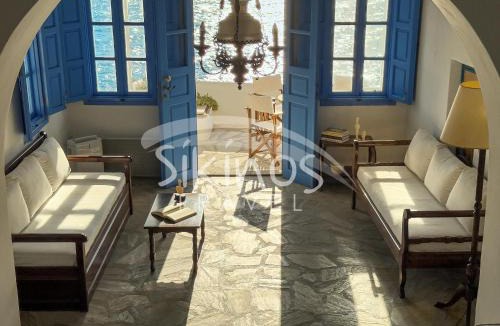 Alopronia House | Traditional Seafront Family House
