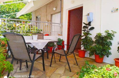 Trikeri House | Traditional Trikeri Escape House