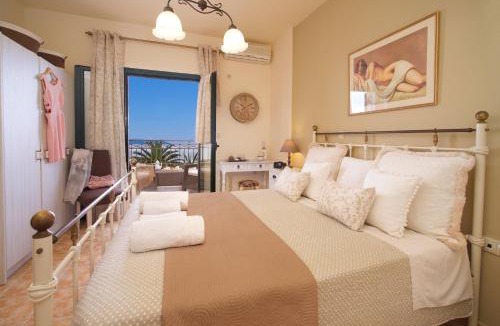 Karavados Villa | Trapezaki Villas, Seafront Accommodation