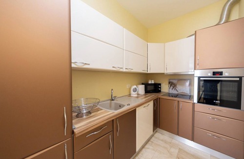 Centar Apartment | Tre Canne Family Retreat/2 Bedrooms & Sea Views