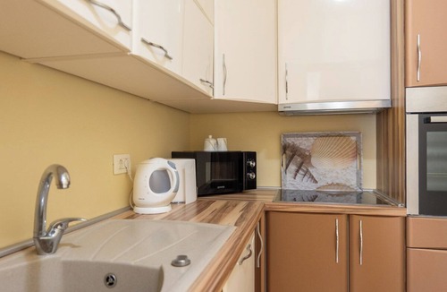 Centar Apartment | Tre Canne Family Retreat/2 Bedrooms & Sea Views