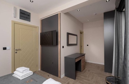 Dobra Voda House | Triple Room with Sea View and Balcony (304)