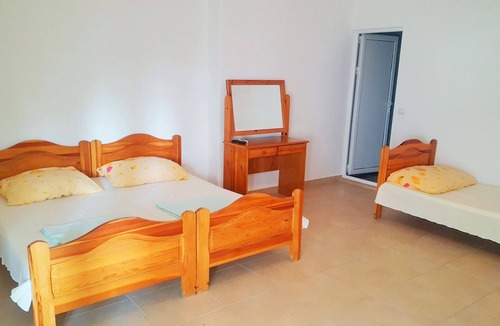 Ulcinj House | Triple studio with kitchenette and balcony