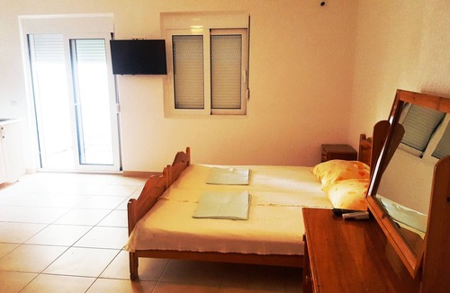 Ulcinj House | Triple studio with kitchenette and balcony