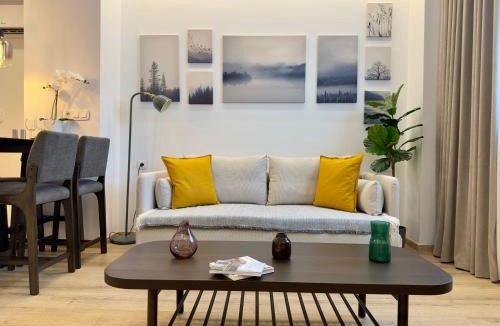 Athens Apartment | TT Luxury Homes I Zefyros - Chic shared Pool & Gym