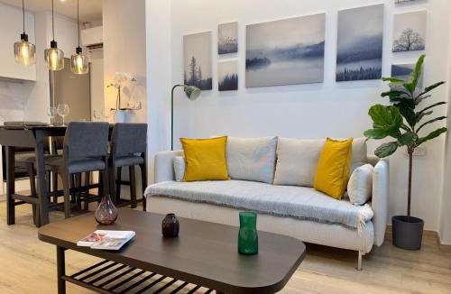 Athens Apartment | TT Luxury Homes I Zefyros - Chic shared Pool & Gym