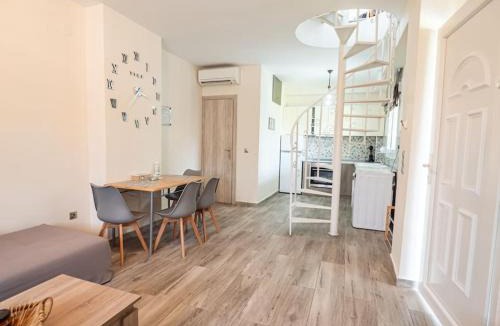 Nea Iraklia Apartment | Twin Maisonette By The Sea #Χ002 Feel Greek