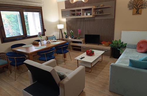 Kalyves Polygyrou Apartment | TwinStars apartment with courtyard and view
