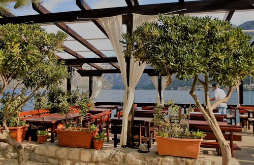 Prcanj Apartment | TWO BED APT WITH POOL IN PRCANJ, KOTOR, STUNNING VIEWS, MINUTES FROM WATERFRONT