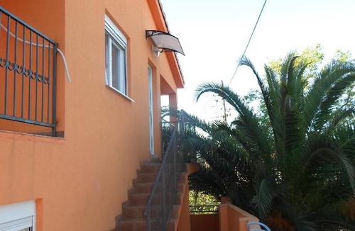 Kunje House | Two-bedroom apartment "Holiday home Orange"