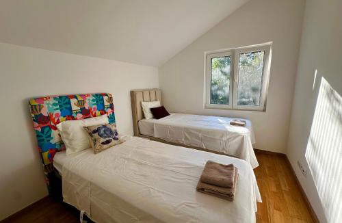 Prcanj Apartment | Two-bedroom apartment with sea view