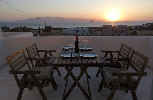 Maragas House | Two floor cycladic house