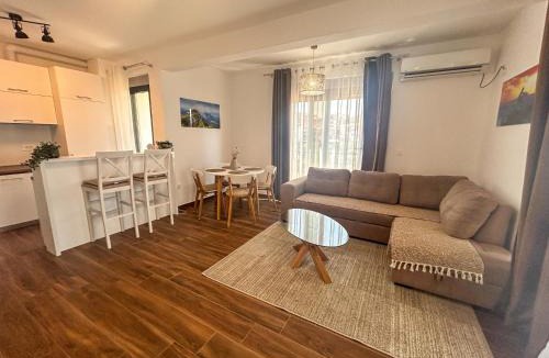 Dobra Voda Apartment | Two & Sea Suites