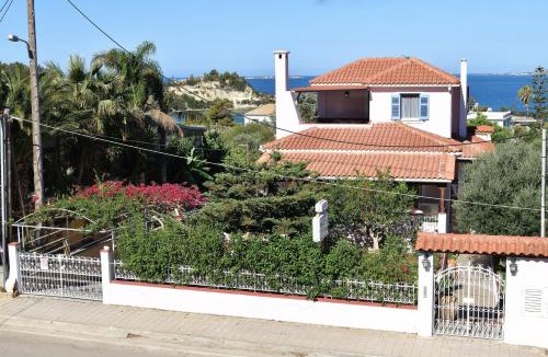 Lassi House | Tzivras Villa & Apartments