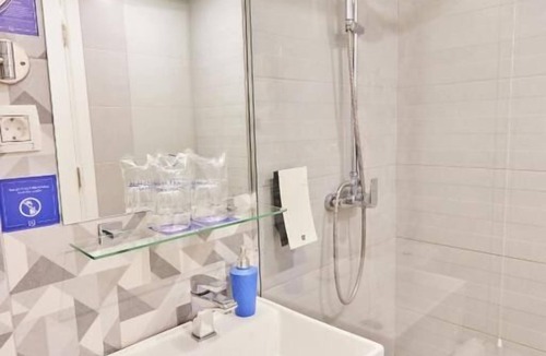 Ulcinj Hotel | Ultimate Beach Getaway! TWO Contemporary 2BR Suites, Beachfront, Outdoor Pools!