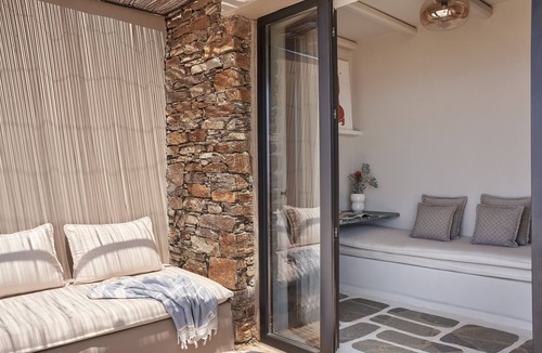 Exomvourgo Hotel | Under the Sun Cycladic Village