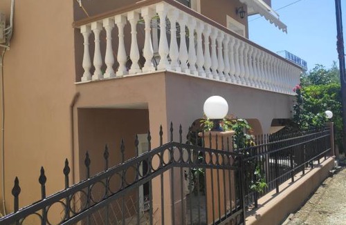 Nea Peramos Apartment | Unique Home