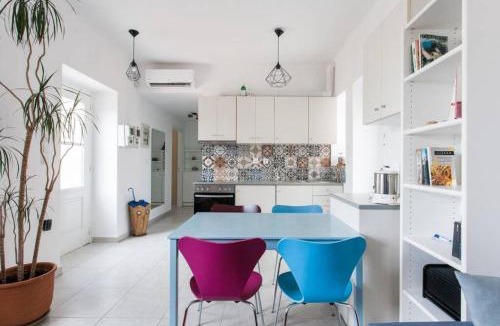 Petralona Villa | unique villa in acropolis area