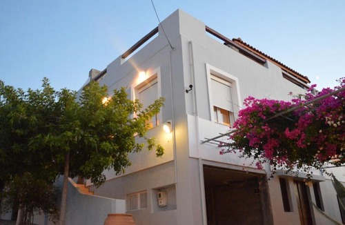 Karteros House | United blue Resorts - White Sand