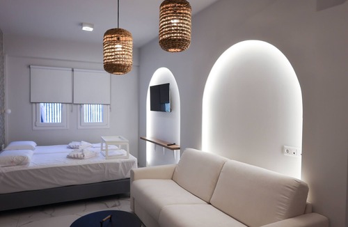 Skiathos Town Hostel | Up Hill Unique Hotel