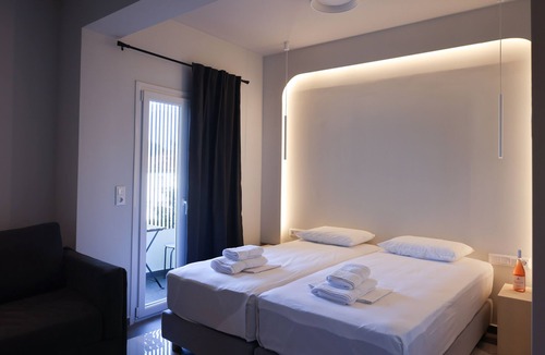 Skiathos Town Hostel | Up Hill Unique Hotel