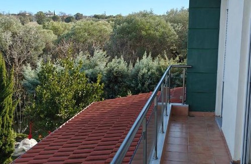 Epanomi Apartment | Up the hill