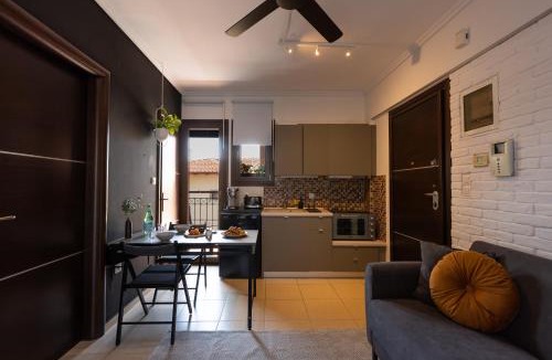 Ano Poli Apartment | Upper City Suite Central Thessaloniki
