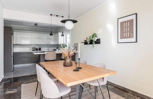 Khalandrion Apartment | Upscale 3BR Apartment in Chalandri