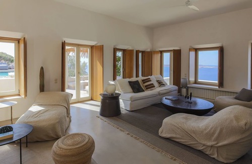 Agios Ioannis Villa | upscale villa mykonos