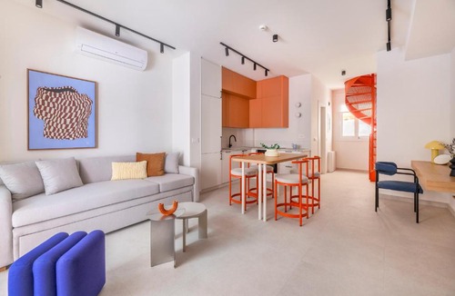 Petralona Apartment | UPSTREET Hive